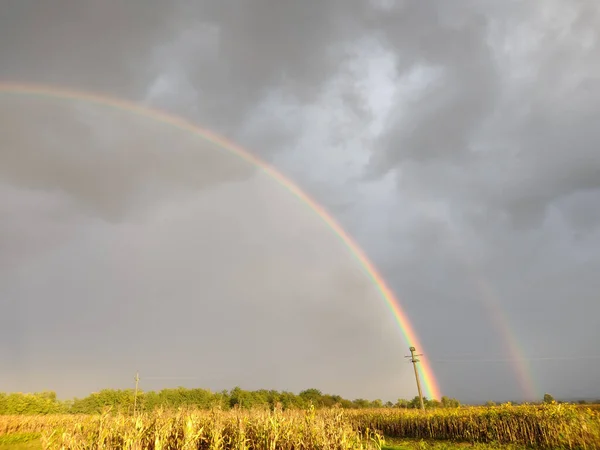 Arco Iris Natural Después Lluvia Condado Maramures Rumania —  Fotos de Stock