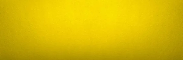 Жовтий текстурований паперовий фон. Панорамна текстура коричневого картону безшовний візерунок. Фотографія великого формату для друку або банера. Для вашого проекту або дизайну . — стокове фото