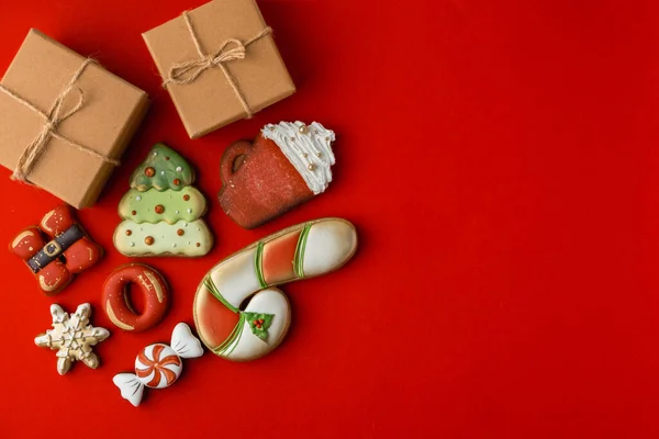 Colocação Plana Biscoitos Gengibre Natal Com Gelo Festivo Decoração Natal — Fotografia de Stock