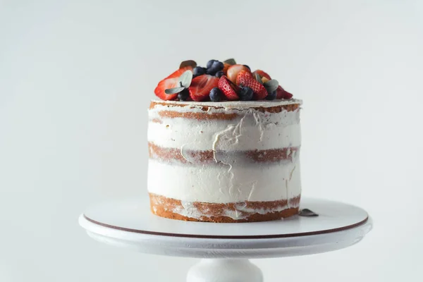 Summer Vanilla Sponge Cake Cream Cheese Filling Decorated Strawberries Blueberries — Stock Photo, Image