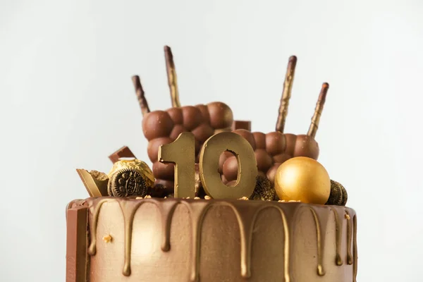 Torta Chocolate Cumpleaños Lujo Con Gotas Decoradas Con Caramelos Cubiertos — Foto de Stock