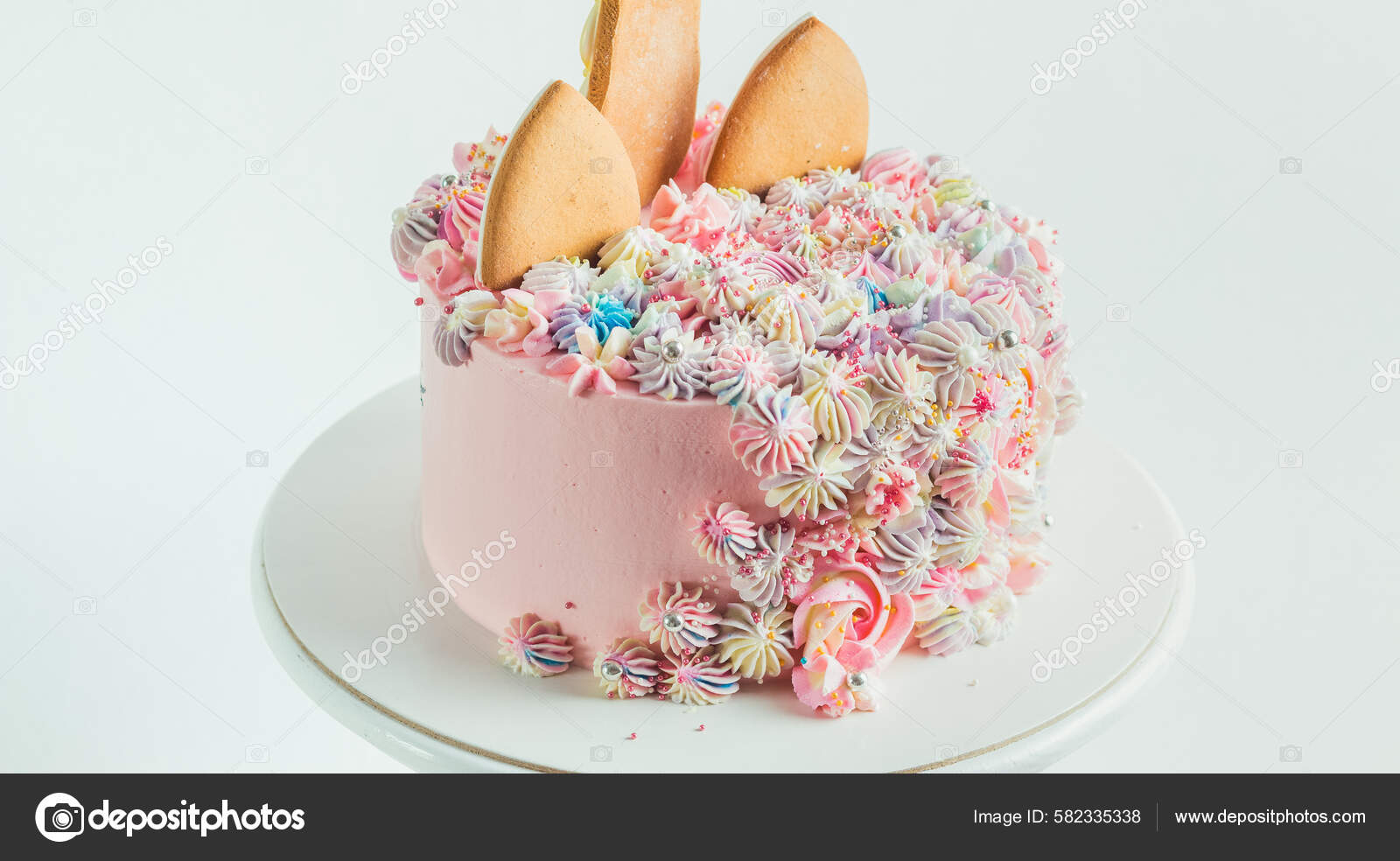 Biscuits Pain D'épice Sur Dessus Gâteau D'anniversaire Rose Décoré