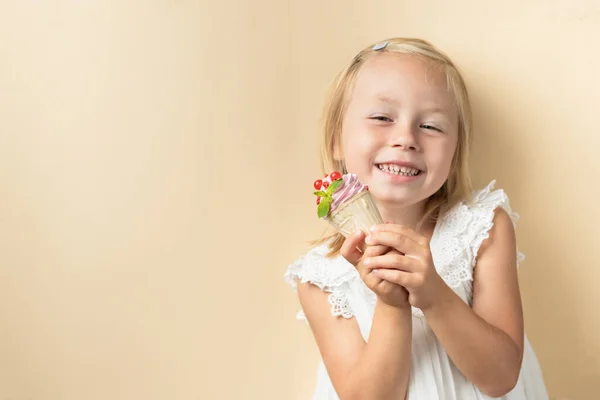 Beautiful Little Caucasian Girl Blonde Hair White Dress Enjoying Berry — Zdjęcie stockowe