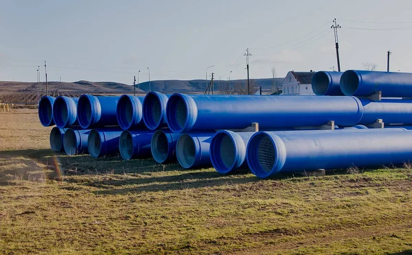 Tubos Hormigón Azul Gran Diámetro Encuentran Campo Primer Plano — Foto de Stock