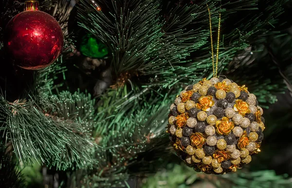 New Year Beautiful Christmas Tree Toy Close — ストック写真