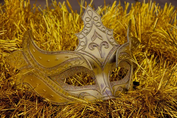 Piękna Noworoczna Maska Karnawałowa Świecidełku Zbliżenie — Zdjęcie stockowe
