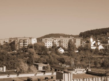 Pencereden şehre olan manzara.           