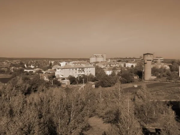 Der Blick Aus Dem Fenster Auf Die Stadt — Stockfoto