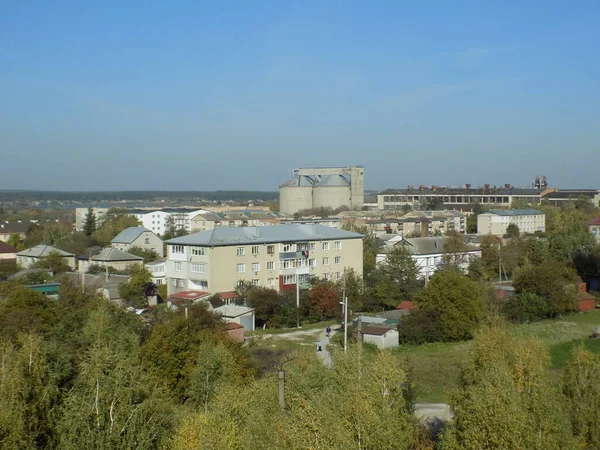 Het Uitzicht Vanuit Het Raam Naar Stad — Stockfoto