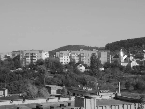 Utsikten Från Fönstret Till Staden — Stockfoto