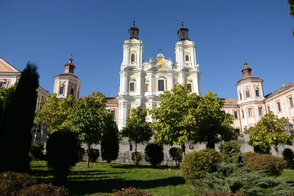 Şekil Değiştirme Katedrali