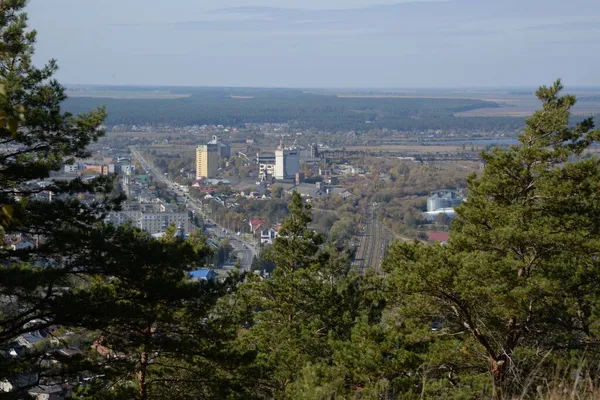 Het Uitzicht Vanuit Het Raam Naar Stad — Stockfoto