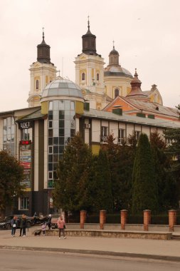 Eski şehrin tarihi kısmı. Eski kasaba, Central Street.