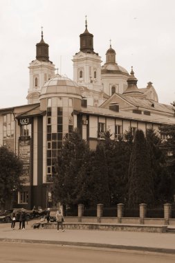 Eski şehrin tarihi kısmı. Eski kasaba, Central Street.