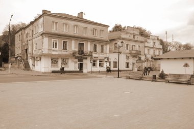 Eski kasabanın küçük bir caddesi. Eski şehrin tarihi kısmı.