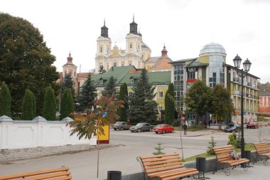 Eski şehrin tarihi kısmı. Eski kasaba, Central Street.