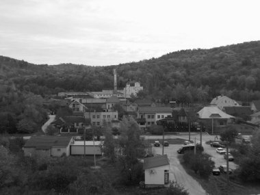 Pencereden şehre olan manzara.         