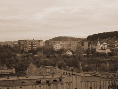 Pencereden şehre olan manzara.  