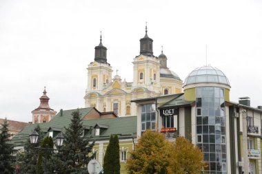 Eski şehrin tarihi kısmı. Eski kasaba, Central Street.