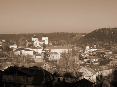 Eski şehrin tarihi kısmı. Eski kasaba, merkez cadde. Dönüşüm Katedrali. Nicholas Katedrali          