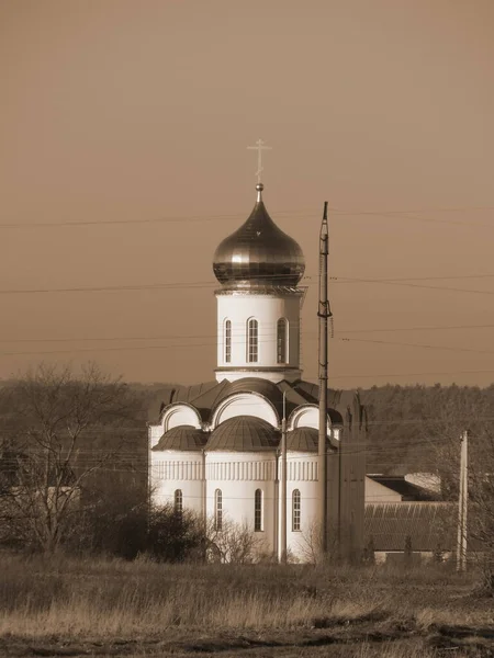 圣约翰浸信会教堂 郊区的教堂 — 图库照片