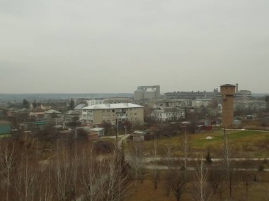 Pencereden şehre olan manzara.          