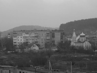 Pencereden şehre olan manzara.          