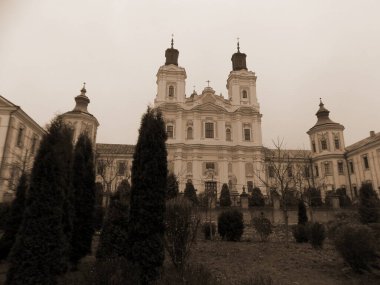 Şekil Değiştirme Katedrali          