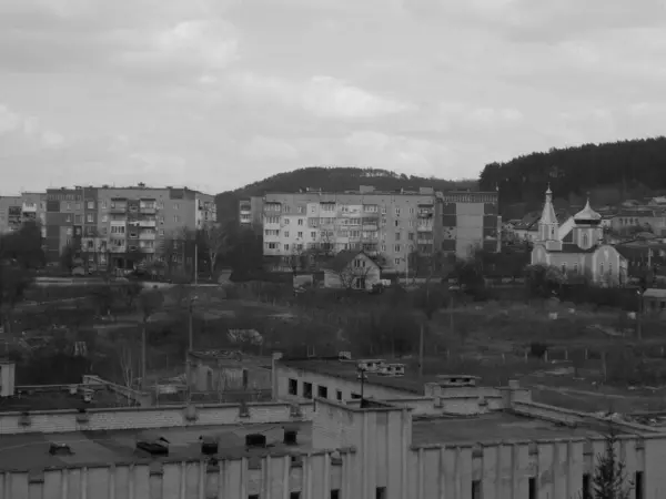 Θέα Από Παράθυρο Στην Πόλη — Φωτογραφία Αρχείου
