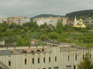 Pencereden şehre olan manzara.