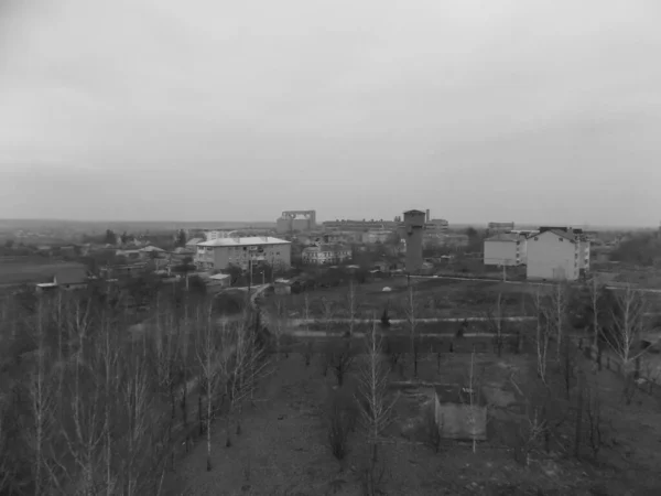 Der Blick Aus Dem Fenster Auf Die Stadt — Stockfoto