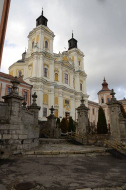 Şekil Değiştirme Katedrali