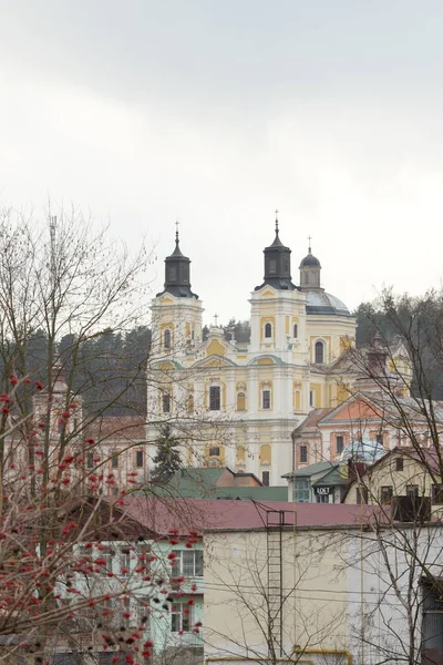 마을의 역사적 마을의 변형의 대성당 — 스톡 사진