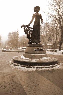 Solomiya Kurushelnytska Anıtı