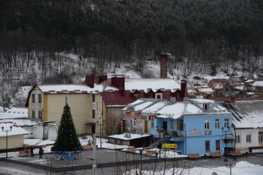 Eski kasabada Noel ağacı. Noel ağacı, eski kasaba.