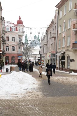 Eski kasabada Noel ağacı. Noel ağacı, eski kasaba. 