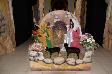 Kilisede Noel doğumu sahnesi