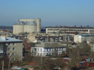 Pencereden şehre olan manzara.          