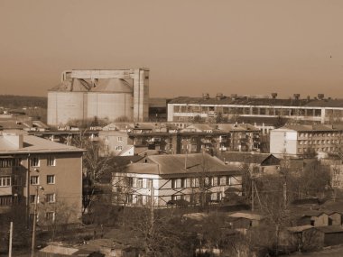 Pencereden şehre olan manzara.          