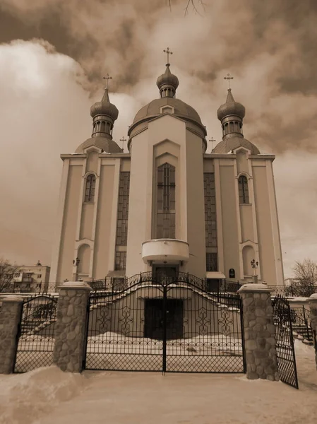 Церковь Святого Архангела Михаила Новая Великая Церковь — стоковое фото