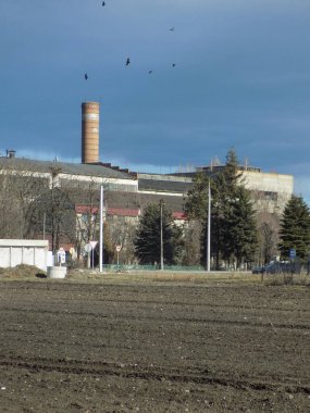  Eski fabrikanın inşaatı.         