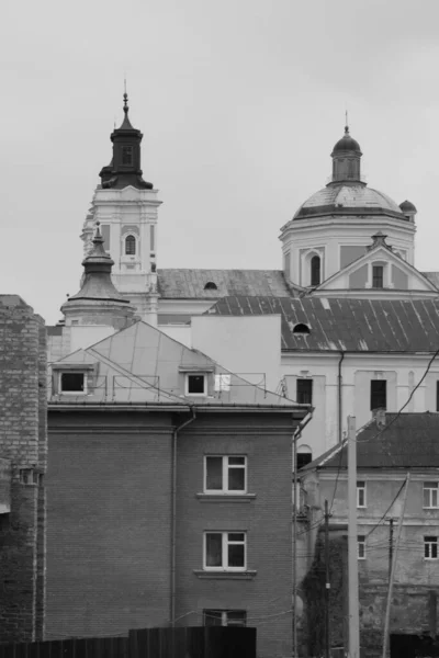 Eski Şehrin Tarihi Kısmı Eski Kasaba Merkez Cadde Dönüşüm Katedrali — Stok fotoğraf