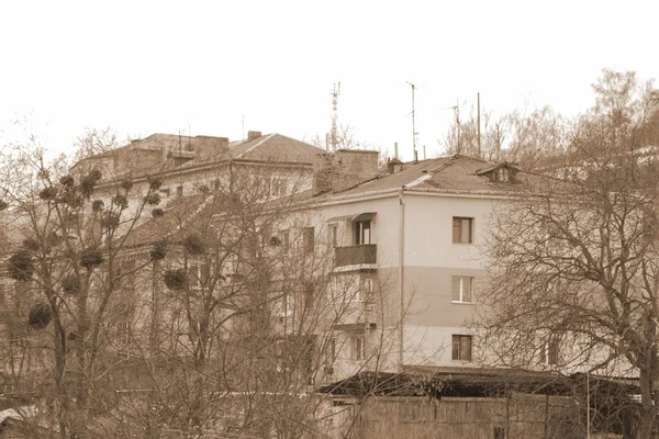 Utsikten Från Fönstret Till Staden — Stockfoto