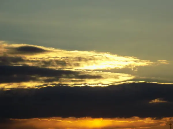 黄昏多云的天空 一般景色 — 图库照片