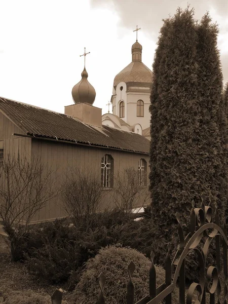 Церква Околиці Церква Різдва Пресвятої Богородиці — стокове фото