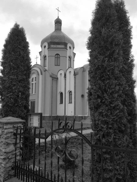 Церковь Окраине Церковь Рождества Пресвятой Богородицы — стоковое фото