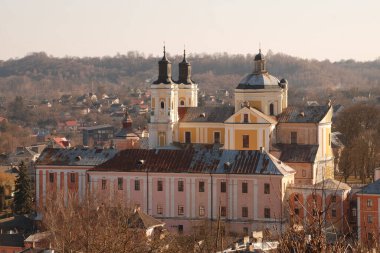 Şekil Değiştirme Katedrali. Eski şehrin tarihi kısmı.