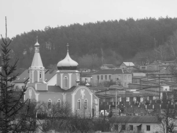 Kostel Svatého Mučedníka Tatiana Kostel Okraji Dřevěný Dům Ukrajinské Vesnici — Stock fotografie