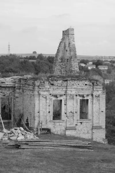 Ruinen Eines Kleinen Alten Palastes — Stockfoto