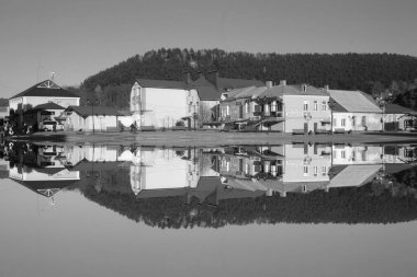 Eski kasabanın küçük bir caddesi. Eski şehrin tarihi kısmı.